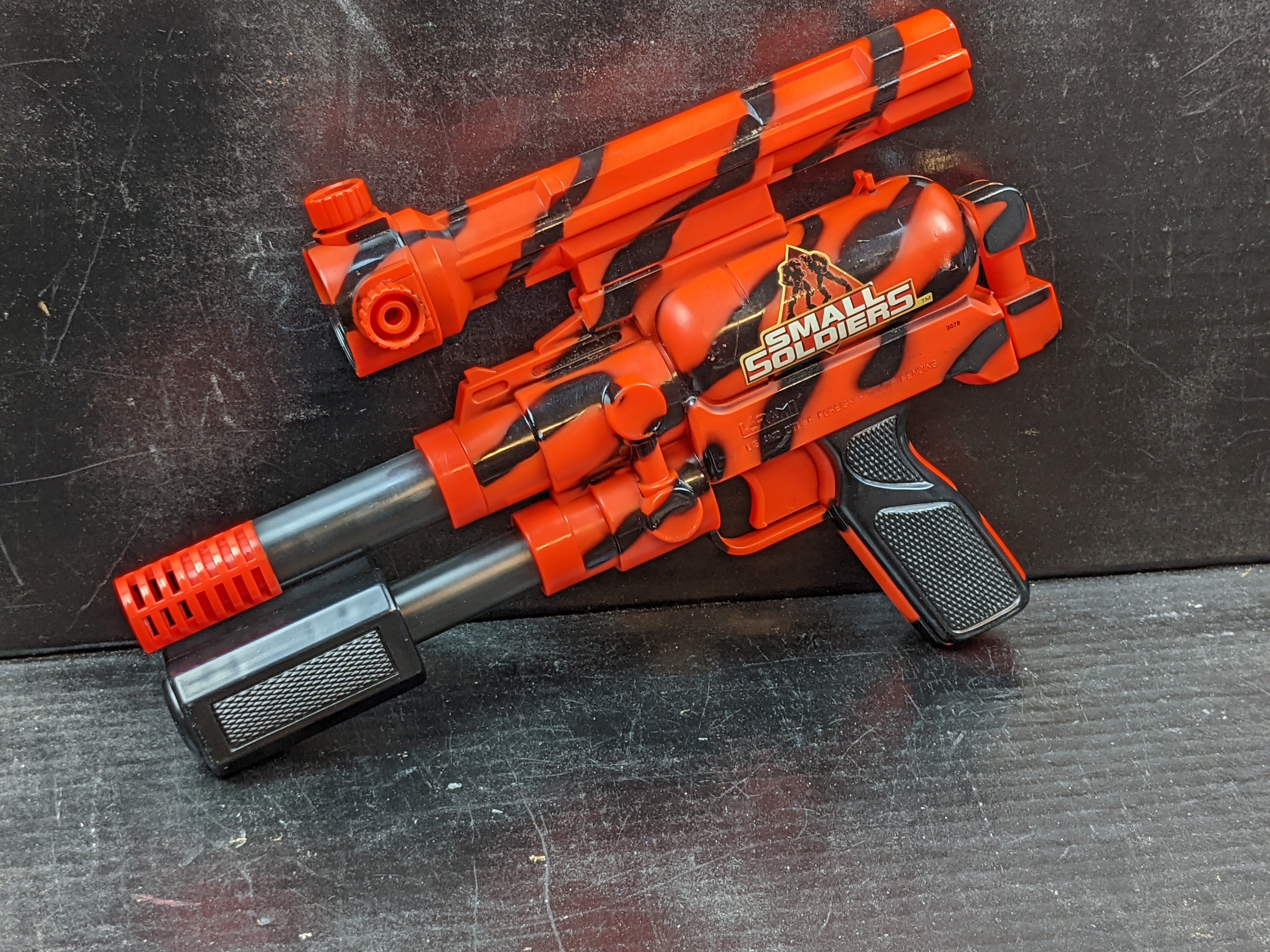 Nerf Larami Supermaxx 500 Small Soldiers Blaster Barn