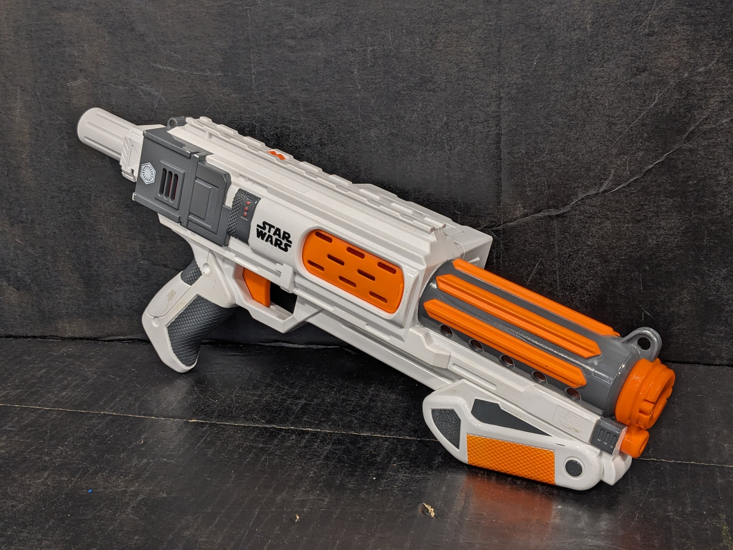 Nerf Star Wars First Order Stormtrooper Deluxe Blaster